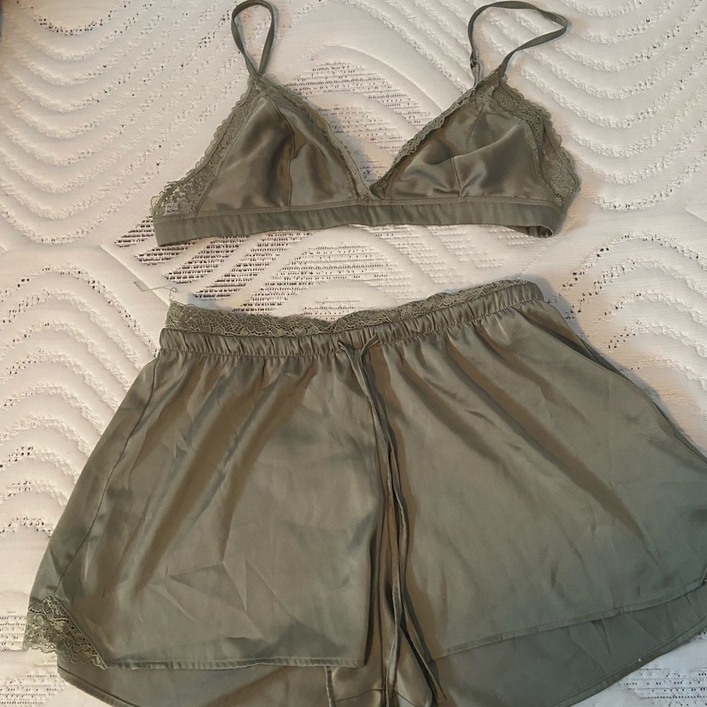 La Vie En Rose Sage Green Lace Sleepwear Set